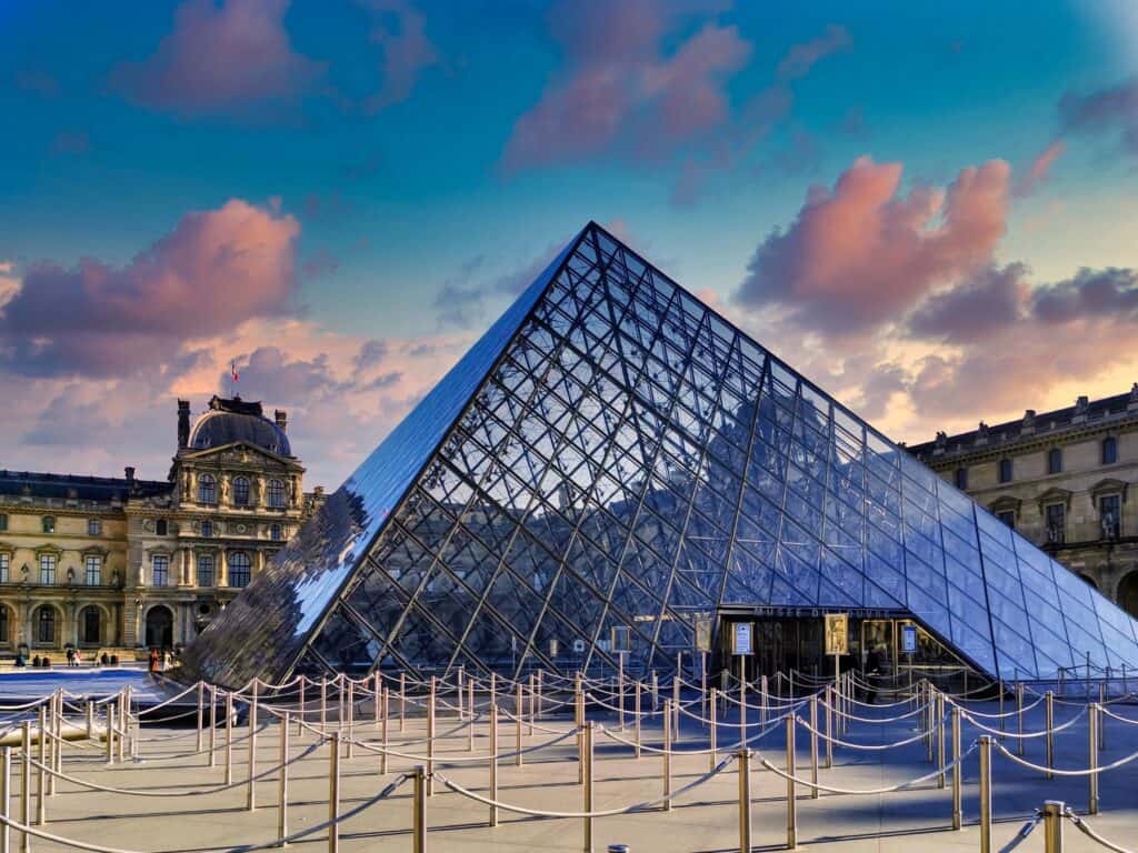 How To Visit Museums - Great Tips - Louvre Museum