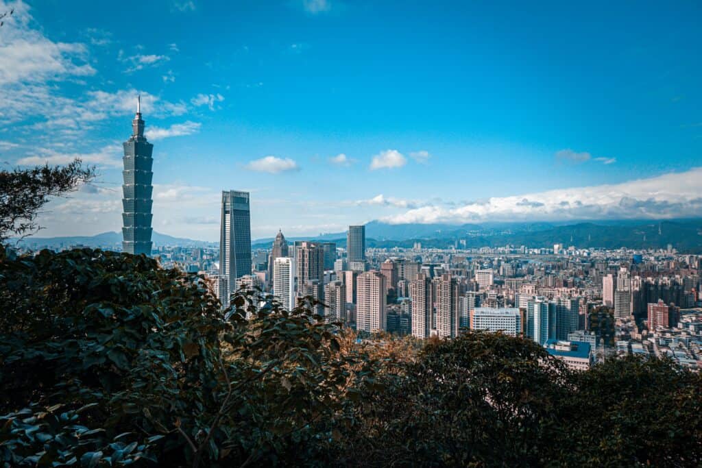 Taipei Best Things To Do - Hike Elephant Mountain