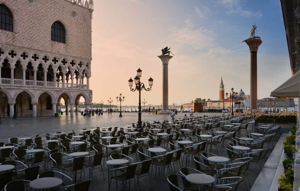 Best Things To Do In Venice - Cafe