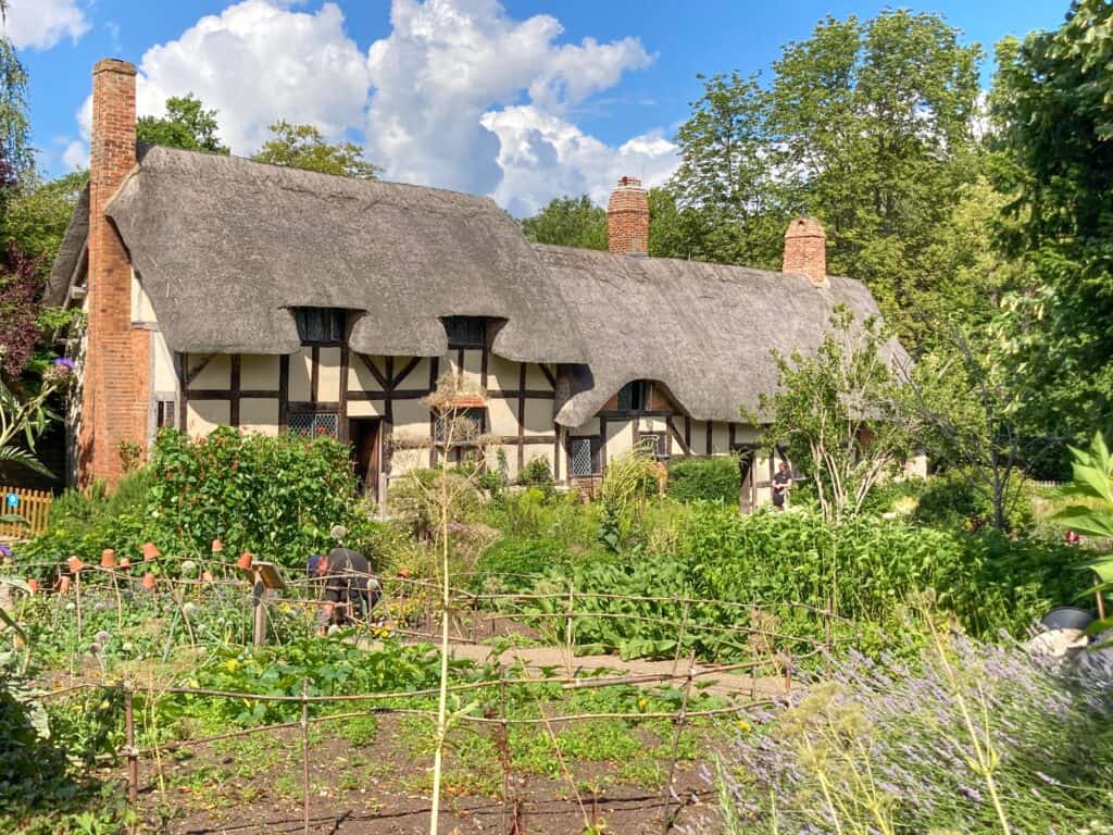 Things To Do In Stratford-upon-Avon - Visit Anne Hathaway's Cottage