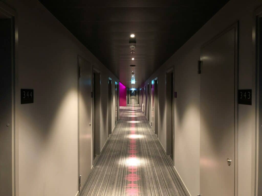 Hotel Corridor - When To Get An Upgrade