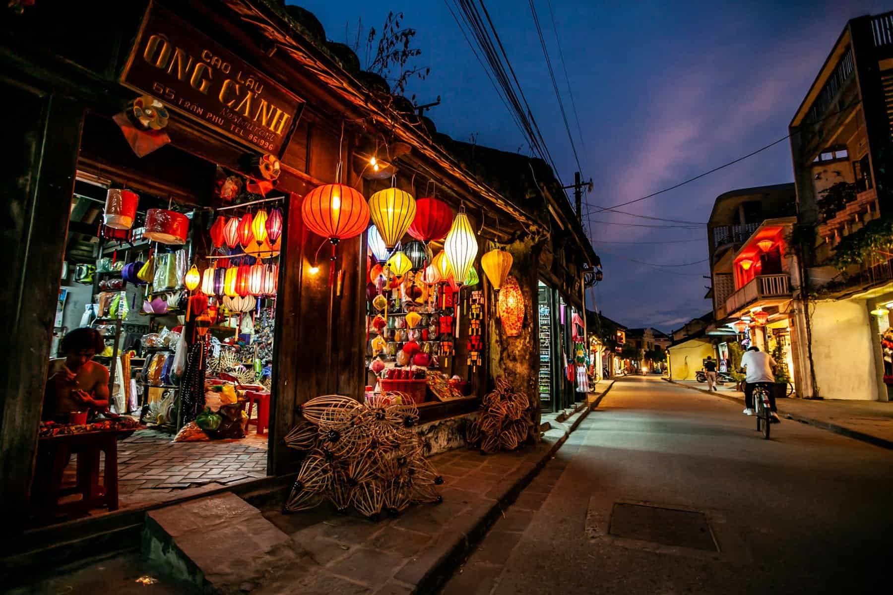 Hoi An - Street View At Night