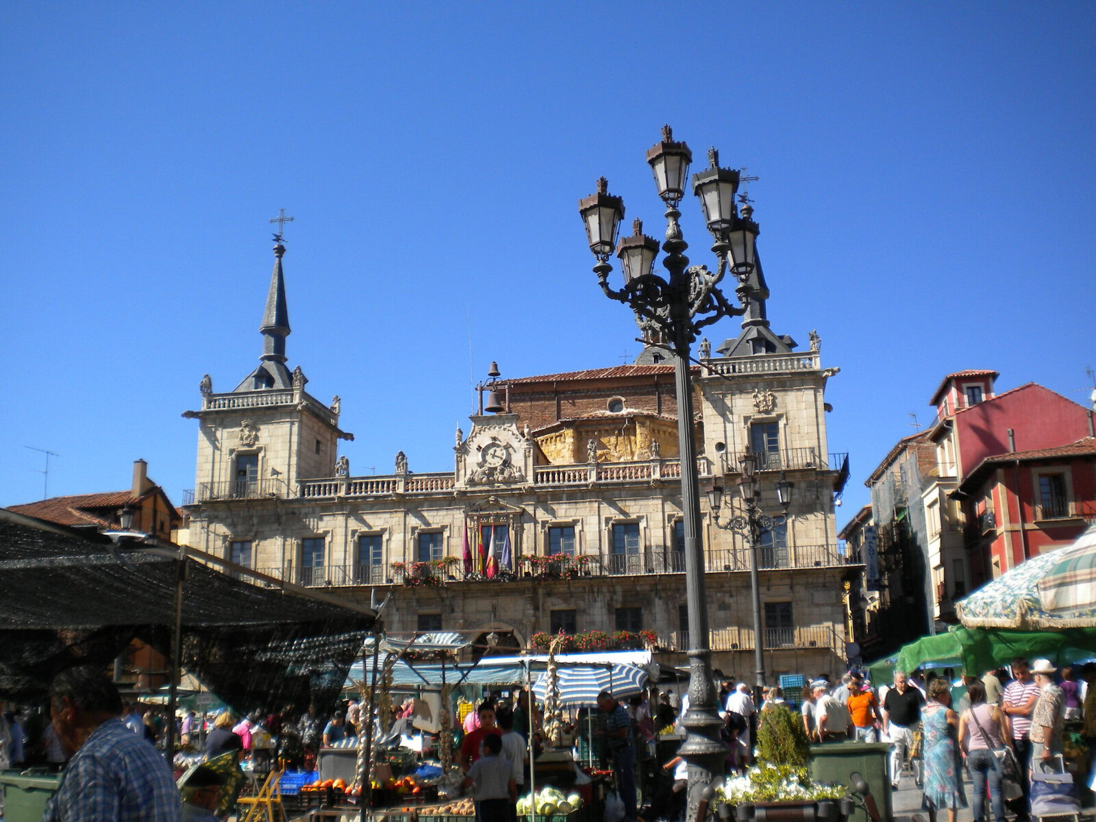 León's Plaza Major