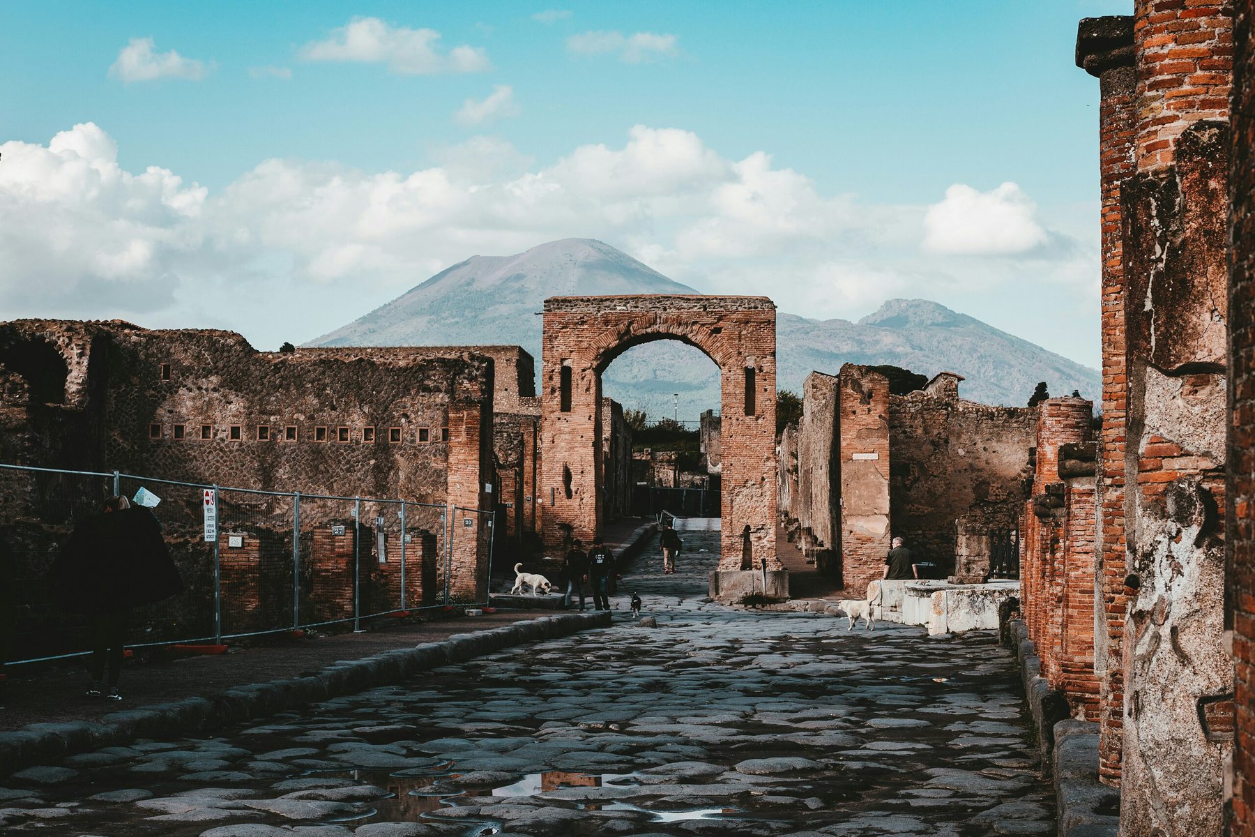 Pompeii Vs Herculaneum - Which One Is Better?